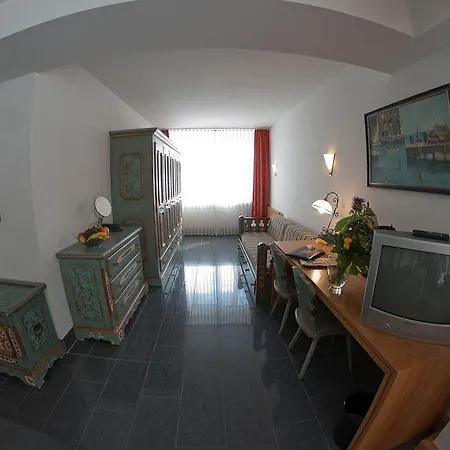 Conti Am Hauptbahnhof Otel