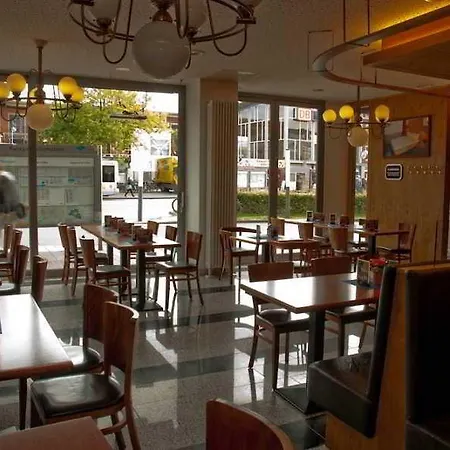 Conti Am Hauptbahnhof Otel