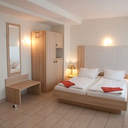 Conti Am Hauptbahnhof Otel 3*