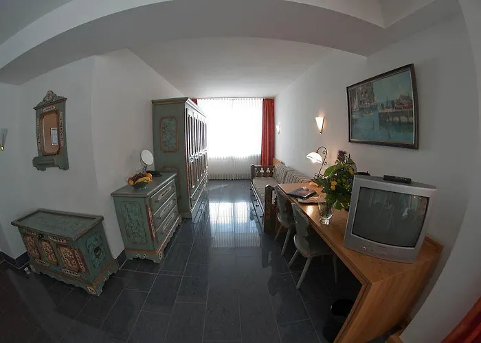 Conti Am Hauptbahnhof Hotell