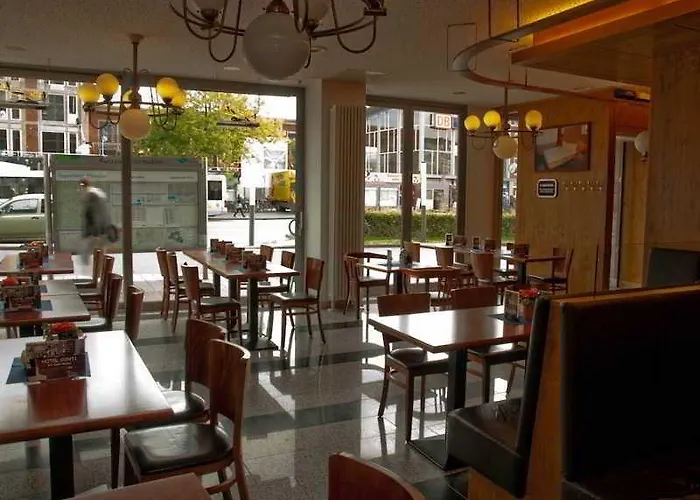 Conti Am Hauptbahnhof Hotell