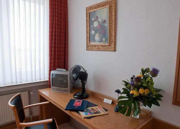 Conti Am Hauptbahnhof Hotell 3*