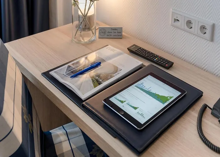 Conti Am Hauptbahnhof Hotell